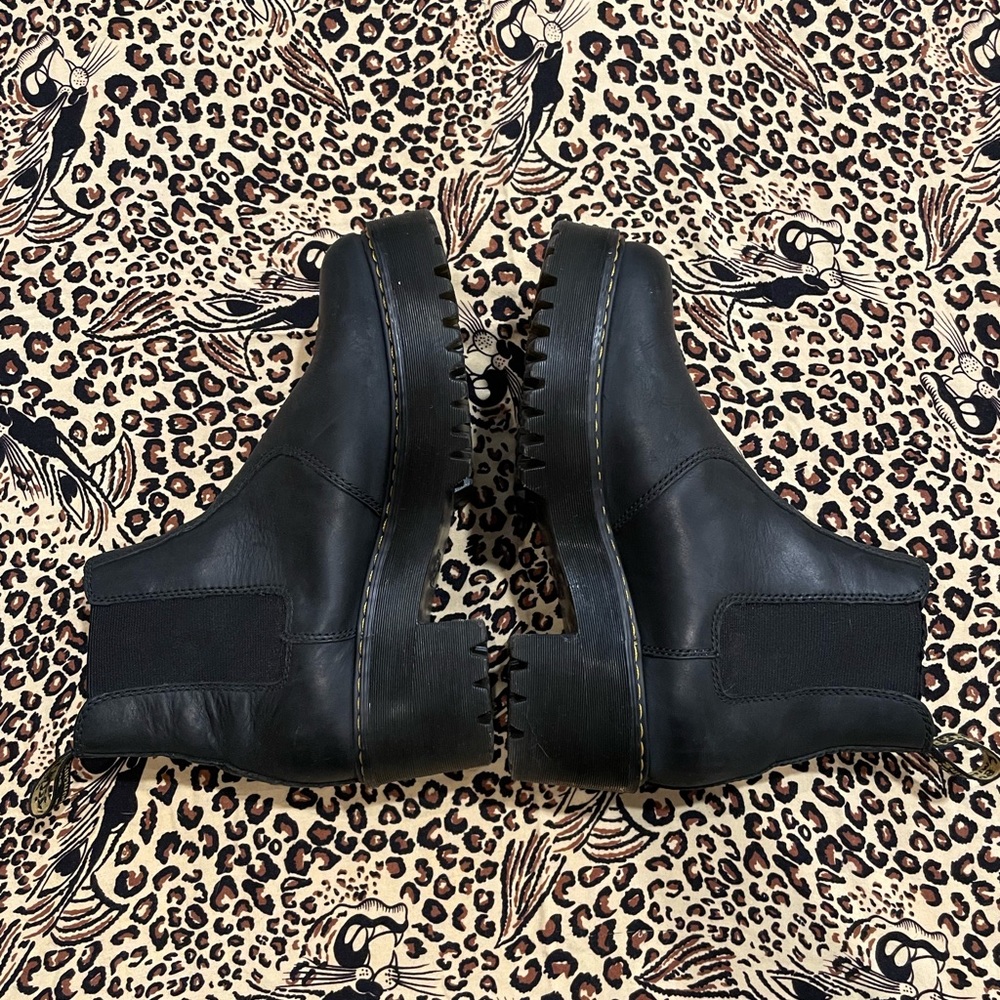 Black size 9 Dr Martens Platform Chelsea Boot